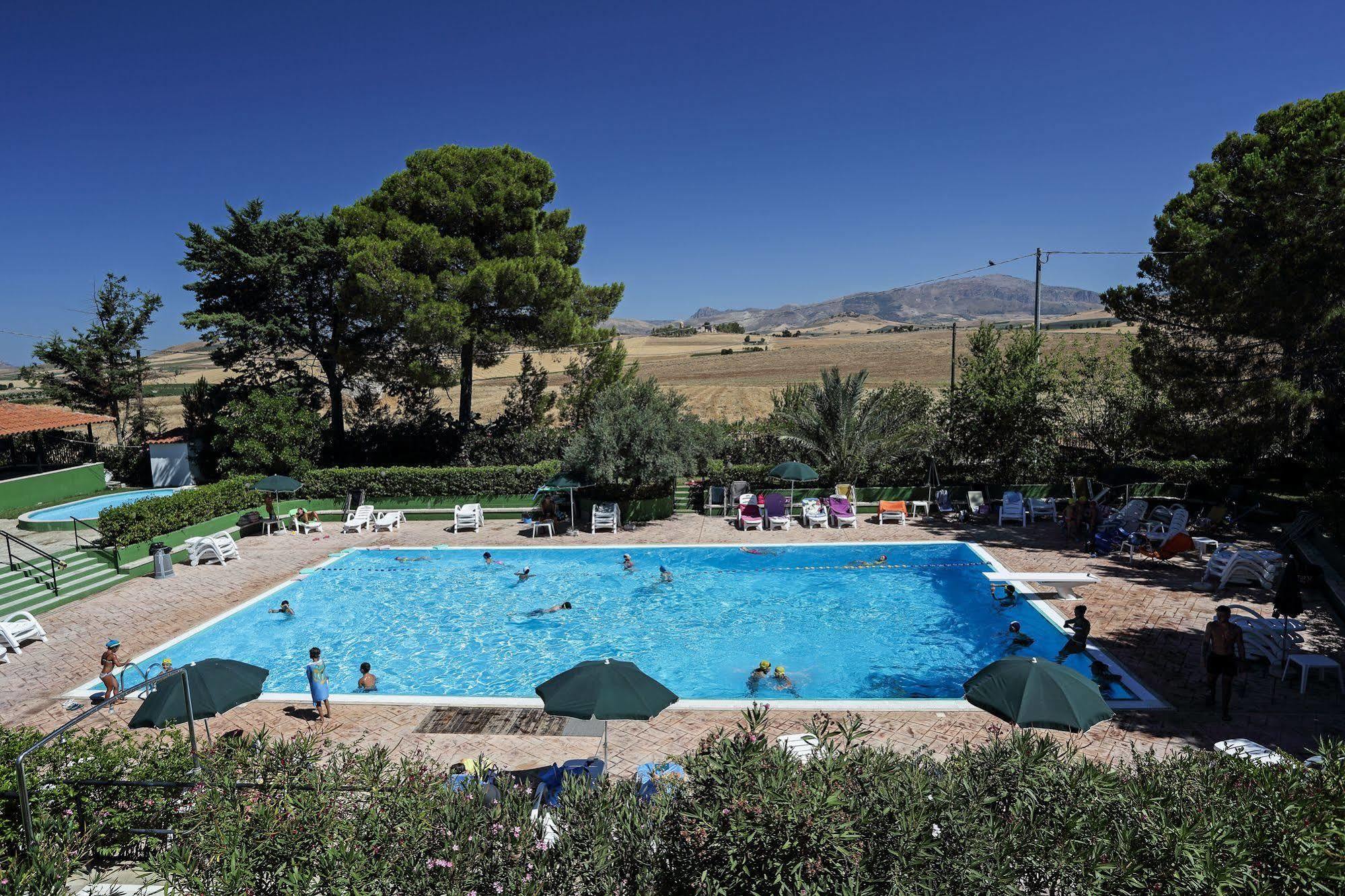 Agriturismo Tenute Pollara Roccamena Exterior photo